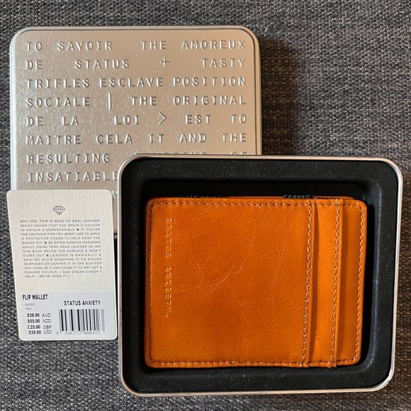 Ethan Leather Wallet with Magnet Cash
Grabber - Picture 2 of 9